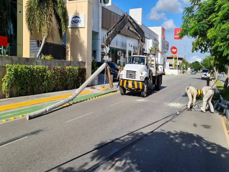 Suman esfuerzos para reconectar a los afectados de Prolongación Paseo de Montejo