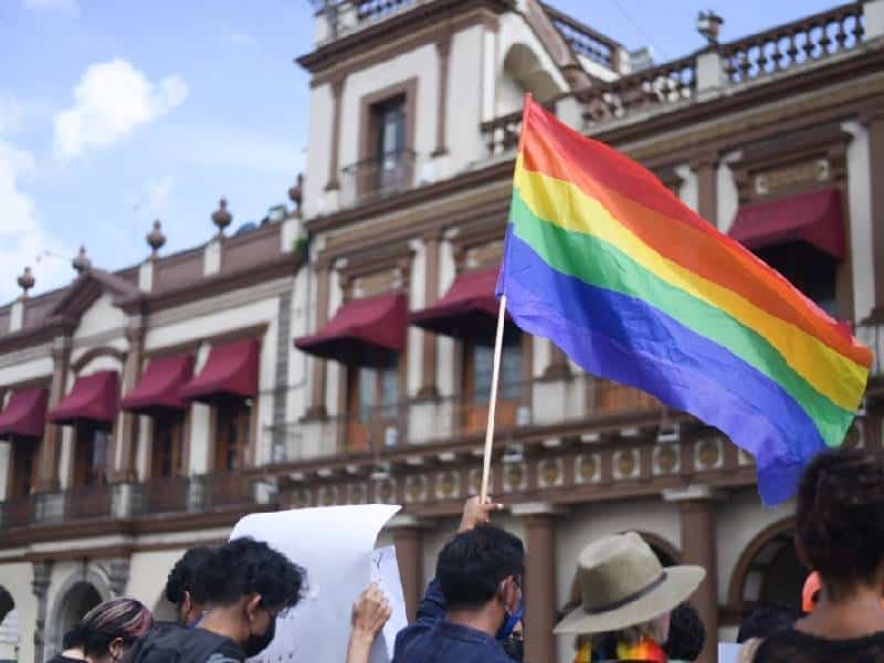 Senado aprueba prohibir cualquier acción para cambiar la orientación sexual