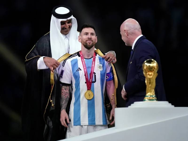Messi dijo que le hubiese gustado que Maradona le entregara la copa del mundo