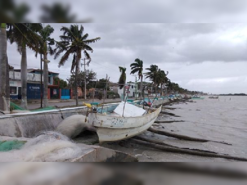 Cierran puertos por frente frío en Yucatán 