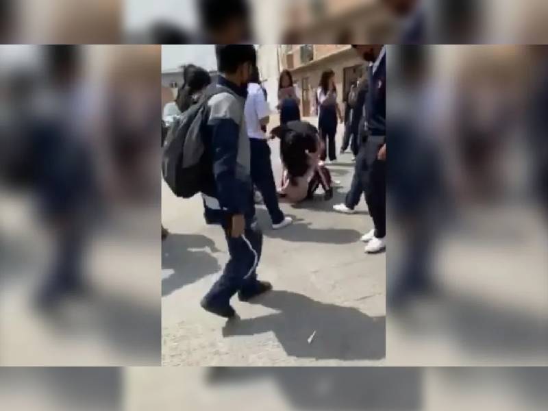 VIDEO: “¡Déjenlas!”: Alumnas de telesecundaria pelean en Celaya