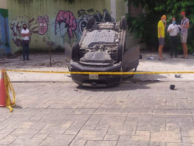 Choque con volcadura en el centro de Mérida