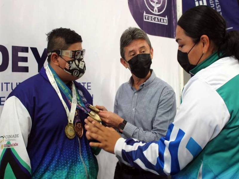 Orgullo Yucateco: Atletas paralímpicos reciben felicitación pública