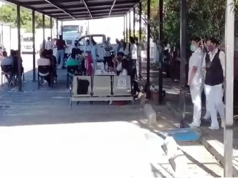 Mérida presenta percances en módulos permanentes de vacunación