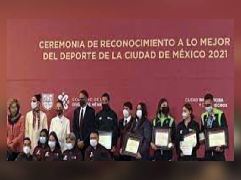 Gobierno de la Ciudad de México condecora a atletas destacados de 2021