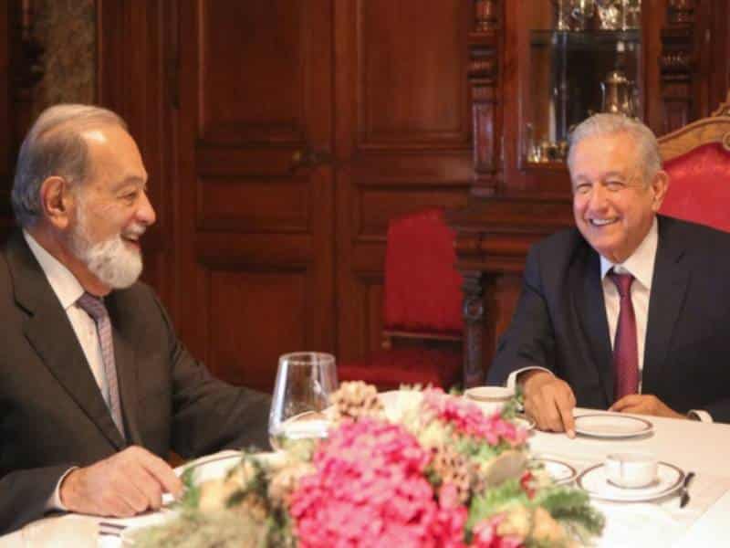AMLO destaca aportaciones de Carlos Slim al desarrolló del país