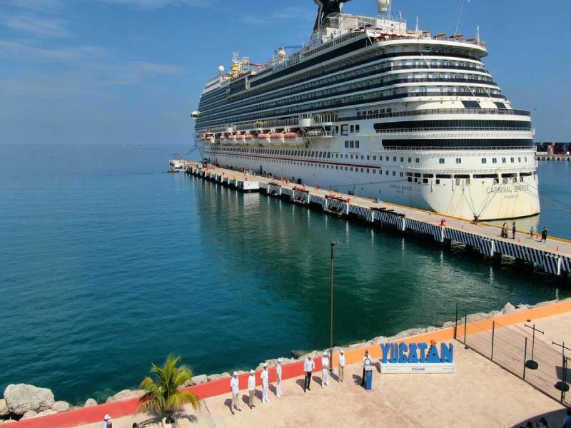 Arriba a Progreso crucero con más de 4 mil visitantes