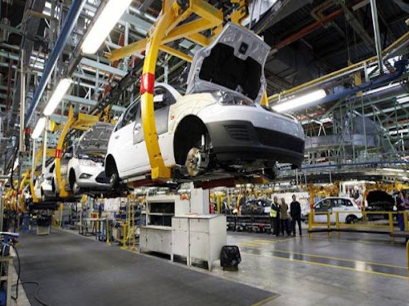 Industria automotriz registró en noviembre retrocesos