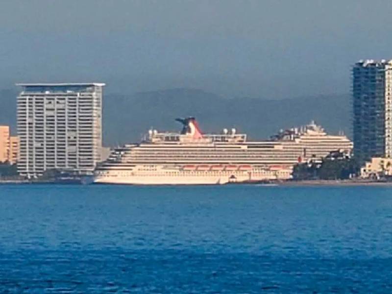 Niegan desembarque a crucero en Puerto Vallarta por brote de Covid-19