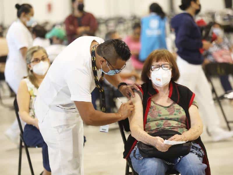 Inicia en Mérida con el pie derecho tercer refuerzo de vacunas anti Covid