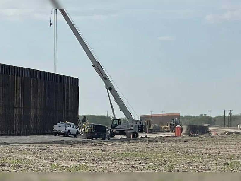 El muro que soñó Trump con México ahora lo construye Texas