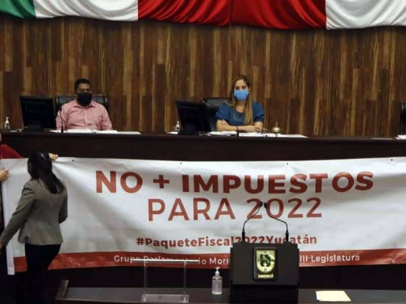 Diputados de Morena protestan contra el Paquete Fiscal 2022