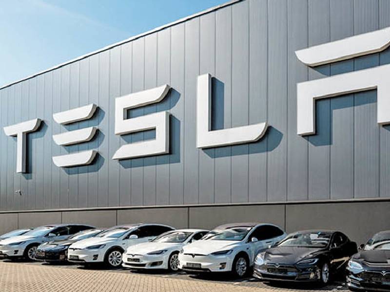 Tesla retira 675.000 autos en China y Estados Unidos