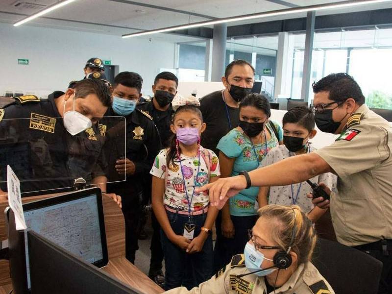 Agradecen a policías que rescataron a un menor que se ahogaba en Progreso