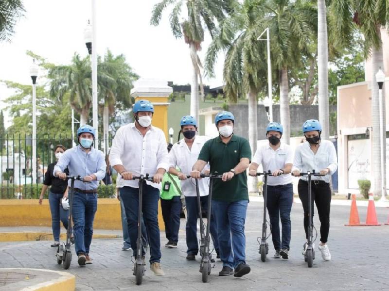 Mérida inaugura recorridos en scooters