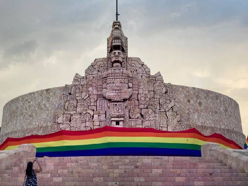 Celebra comunidad LGBTI+ Día Contra la Homofobia en Mérida