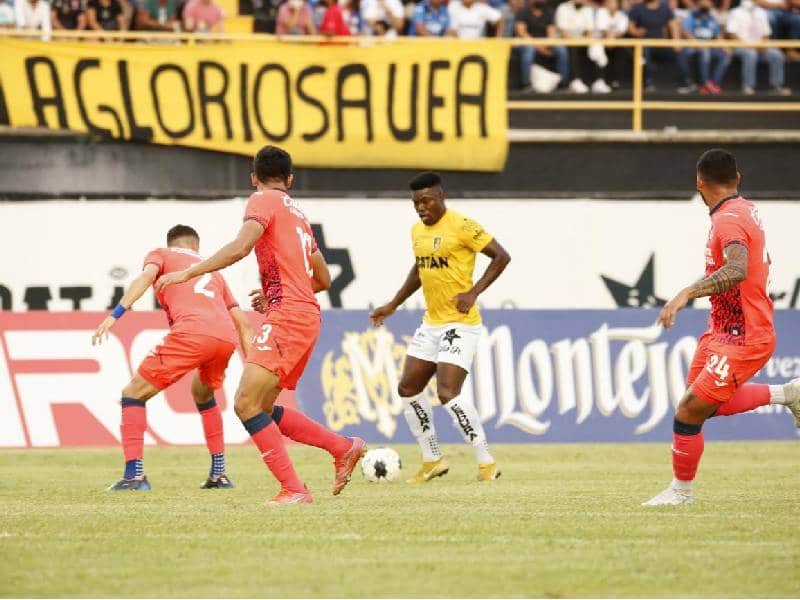 Venados FC supera 2-1 a Cruz Azul en duelo amistoso celebrado en Mérida