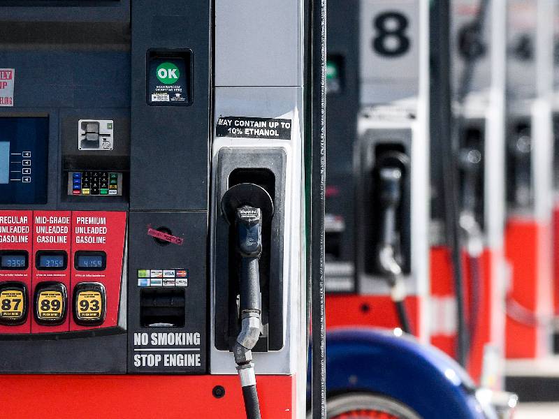 Pico en gasolinas pone a prueba economía de EU