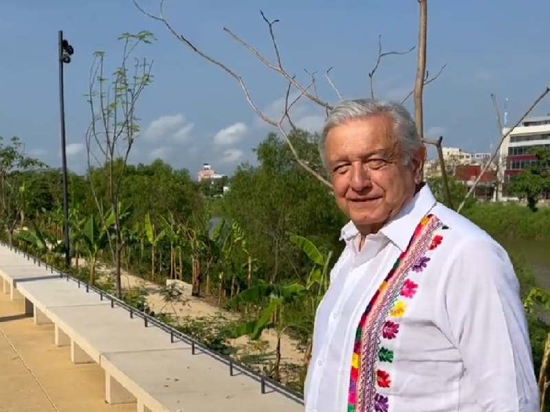 Supervisa AMLO malecón de Villahermosa