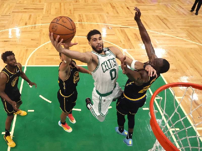 Warriors va por el duelo decisivo ante Celtics