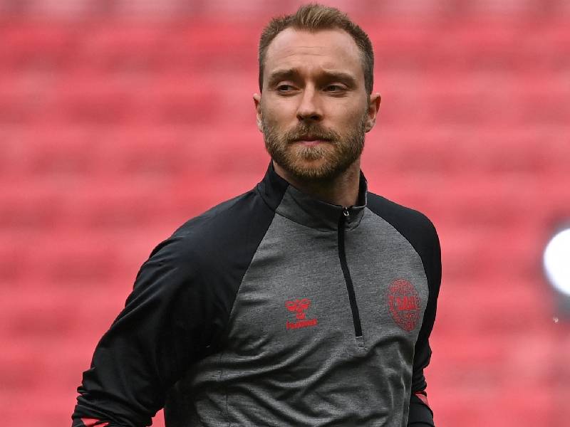 El danés Christian Eriksen firma tres años con el Manchester United