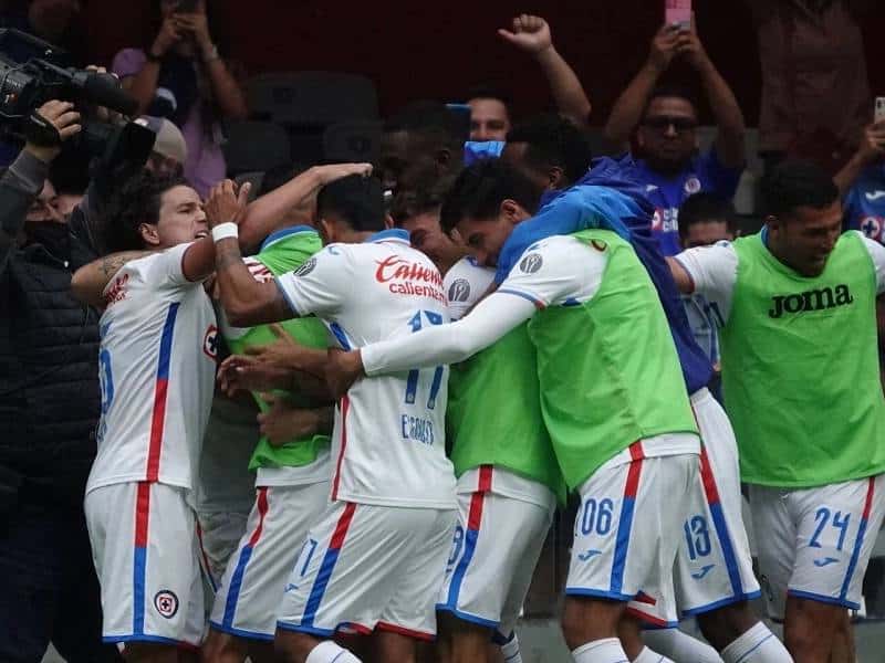 Cruz Azul gana a Querétaro y respira en el Apertura 2022