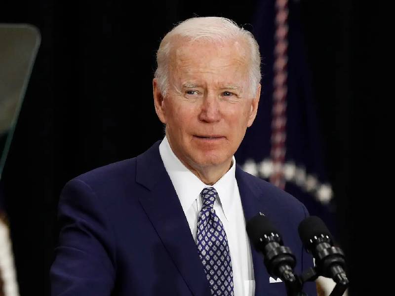 Biden da negativo en Covid, pero seguirá aislado