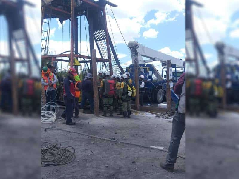 Buzo de la Sedena ingresa a pozo 4 de la mina de Sabinas