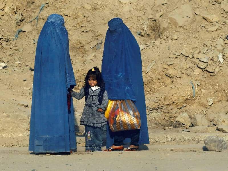 ONU llama a «no olvidar a las mujeres y niñas afganas»