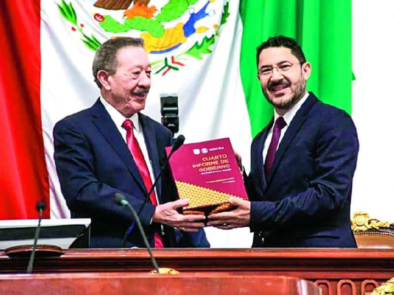 Entrega Batres al Congreso el Cuarto Informe