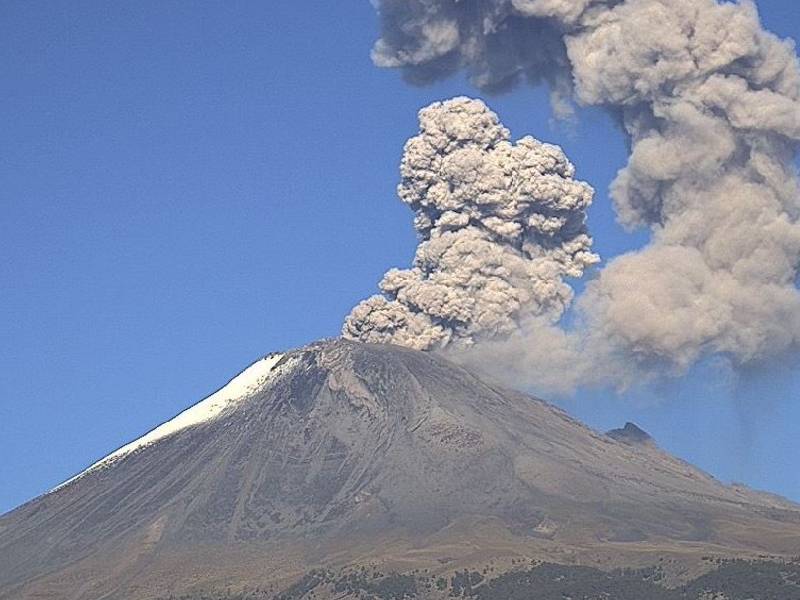 Activan la alerta volcánica ante las emisiones del Popocatépetl
