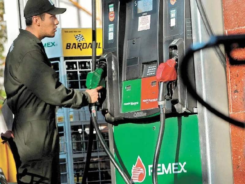 Gobierno subsidiará 100% de impuestos en gasolinas durante una semana más
