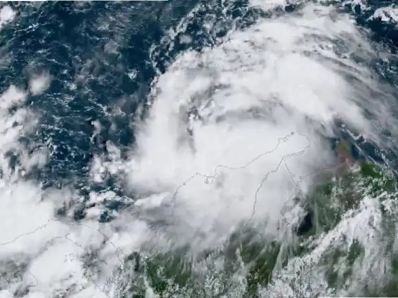 “Julia” pasa de huracán a tormenta tropical