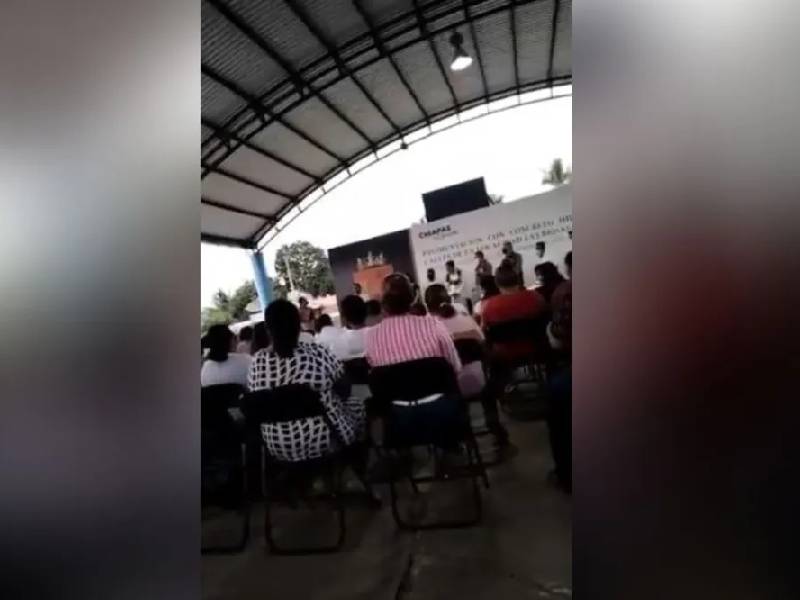 Mujer acusa a alcalde en Chiapas de no pagarle 300 tamales