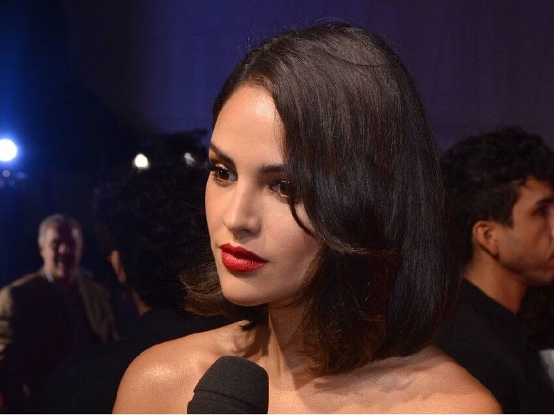 Eiza González pide parar con la “misoginia” tras relacionarla con hombres