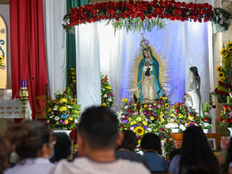 Cientos de personas empiezan a llegar a venerar a la Virgen de Guadalupe en Mérida