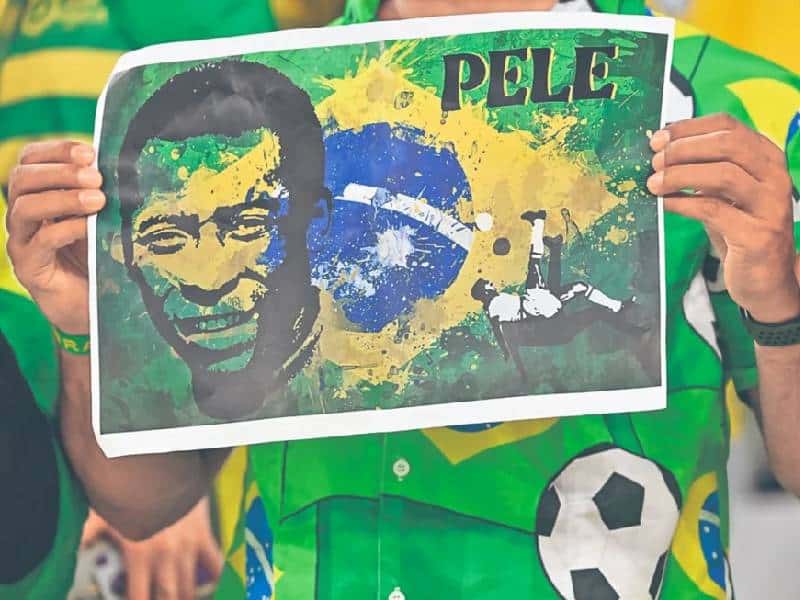 Por Pelé, piden Brasil cambiar estrellas por corazones en escudo