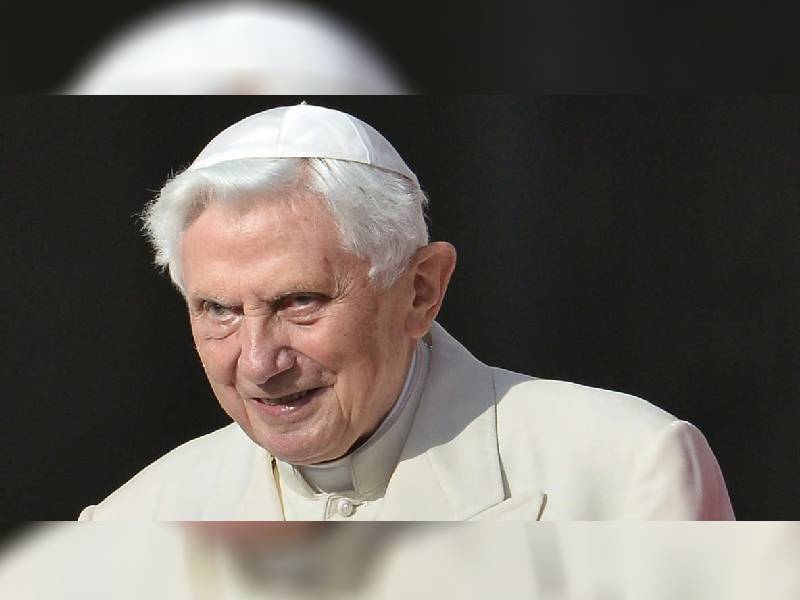 Un grupo reducido cuida al Papa emérito Benedicto XVI