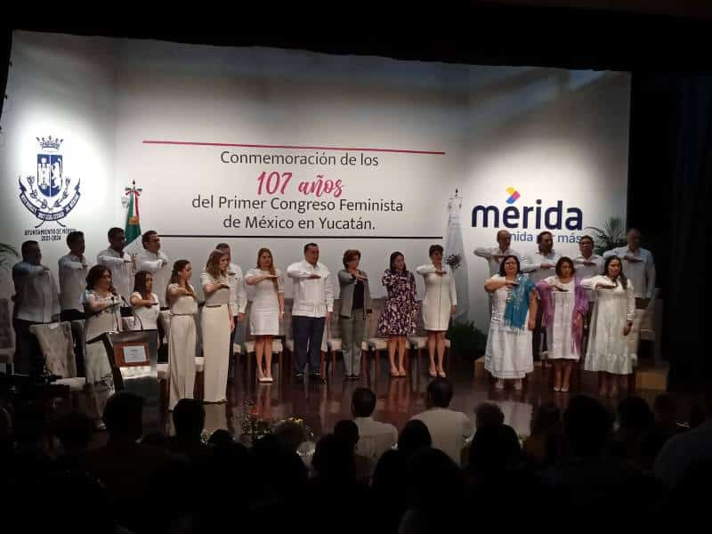Cabildo meridano recuerda el 107 aniversario del Primer Congreso Feminista