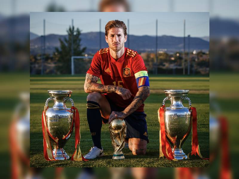 Sergio Ramos anuncia su adiós a la Roja al no contar para De la Fuente