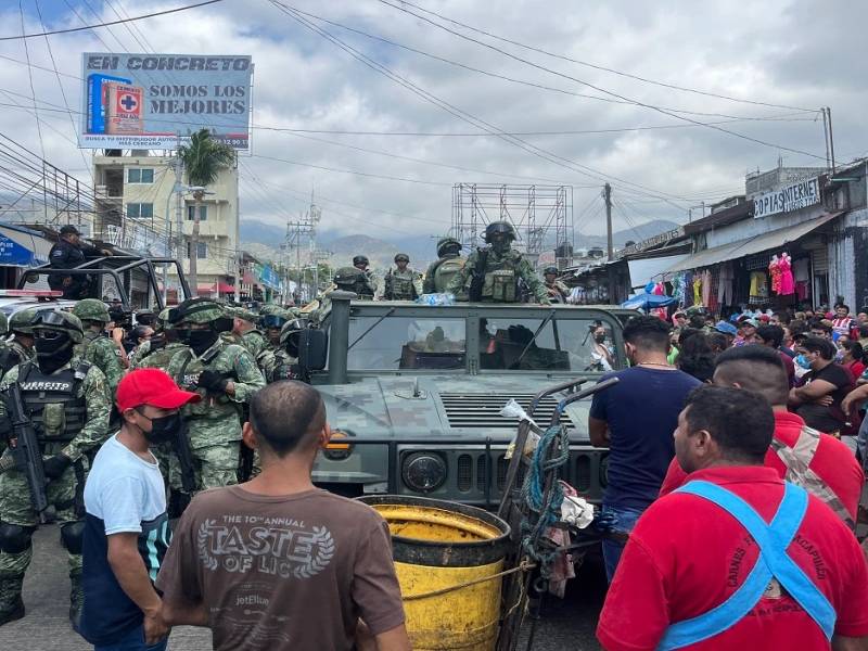 Retienen a militares por un detenido en Mercado Central de Acapulco