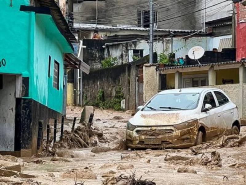 Al menos 36 muertos y unos 40 desaparecidos por lluvias en Brasil