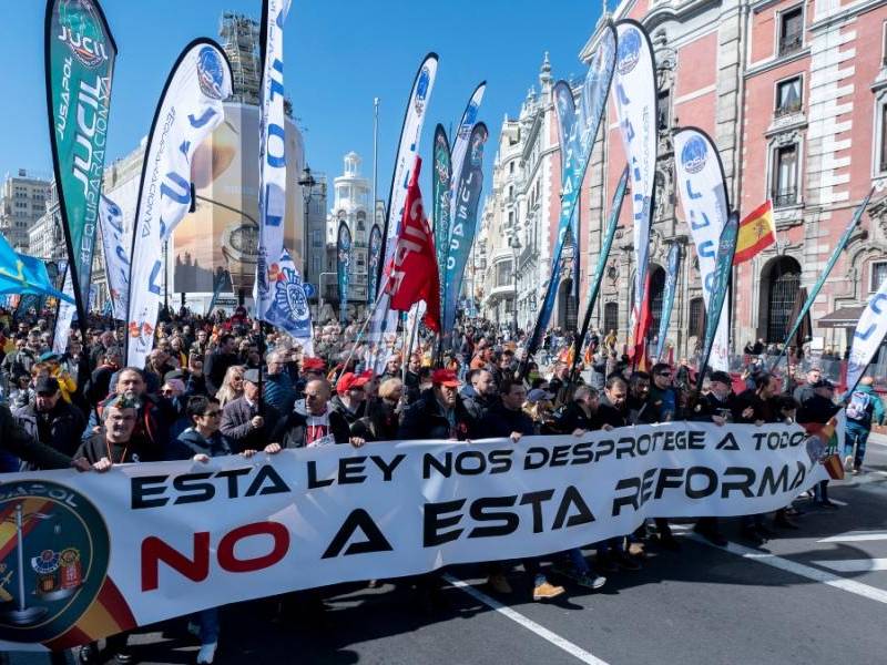 Policías protestan en Madrid contra reforma de ley de seguridad