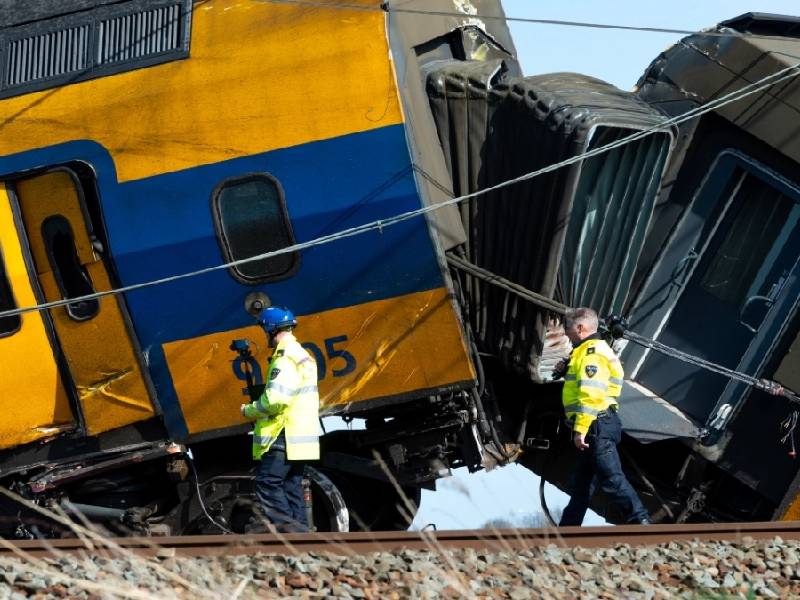Reportan el ‘peor’ choque de trenes en Países Bajos