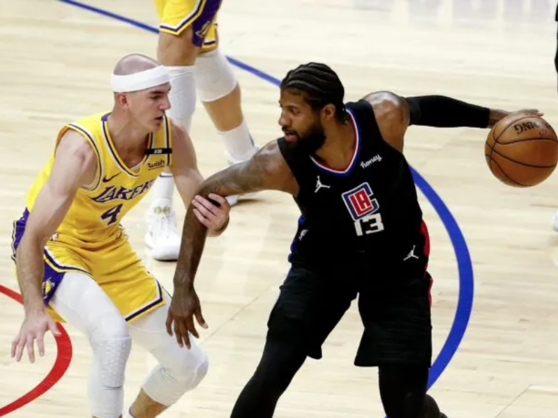 Los Clippers derrotan a Lakers y consiguen el 5to puesto en el Oeste