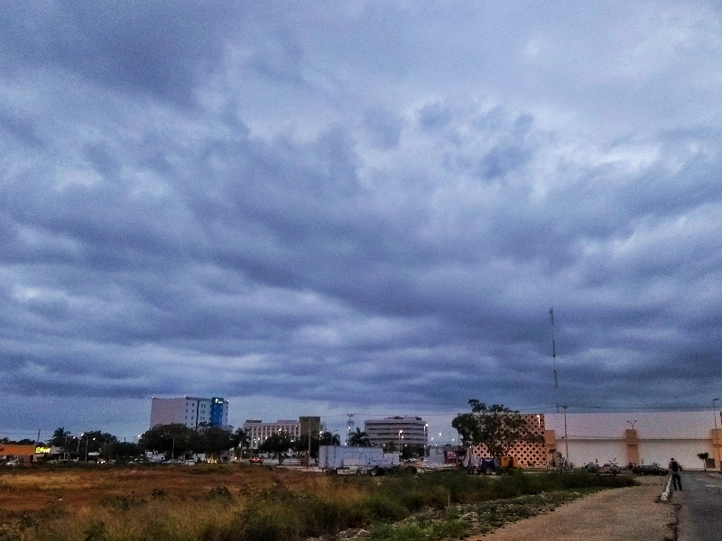 Miércoles nublado en la Península de Yucatán