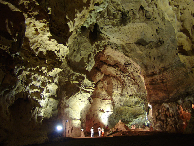 Explora las maravillas subterráneas: Las Grutas de Loltún en Yucatán