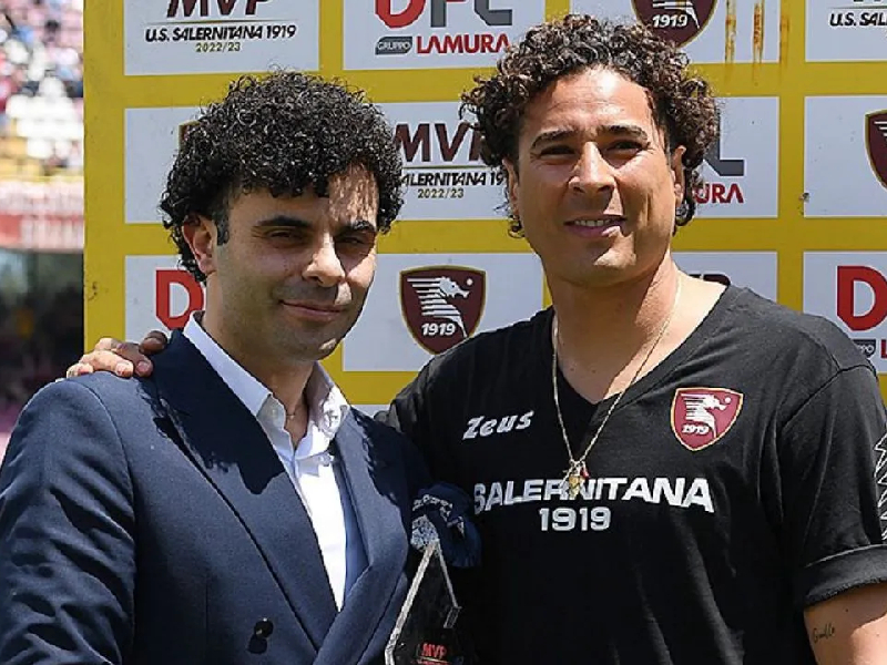 Nombran a Memo Ochoa mejor jugador de la temporada del Salernitana