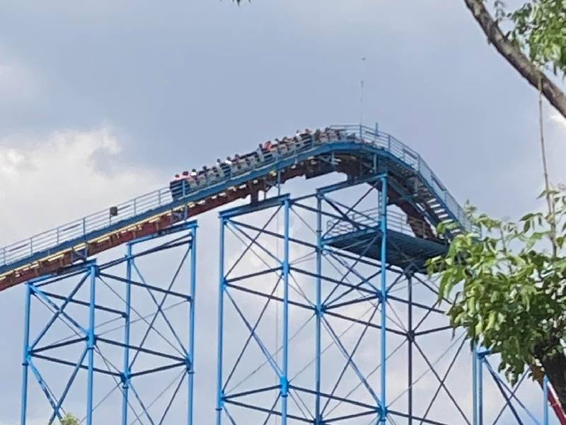 Reportan falla en el ‘Superman’ de Six Flags; se habría quedado varado