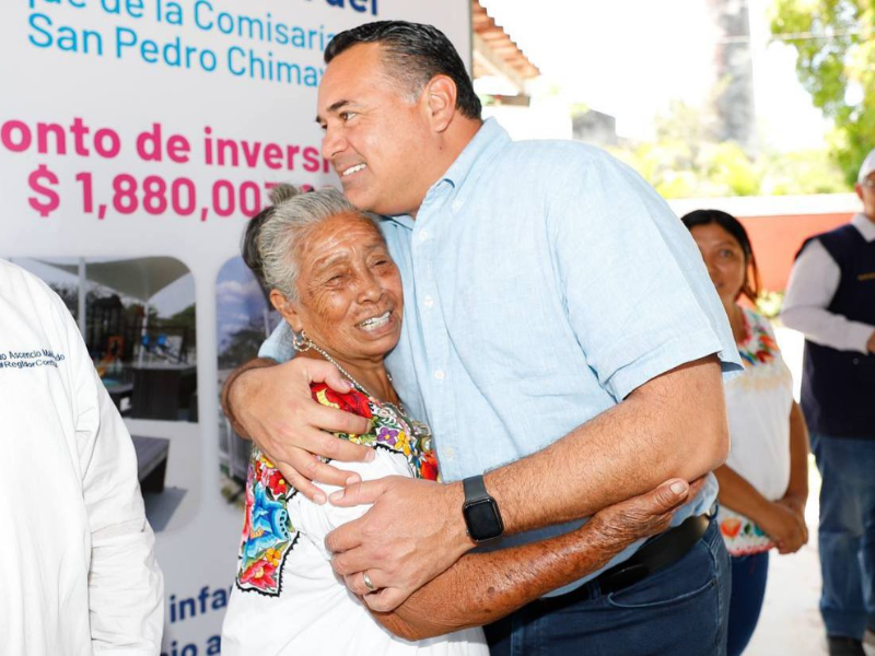 Renán Barrera entrega remodelación del 'San Pedro Chimay'